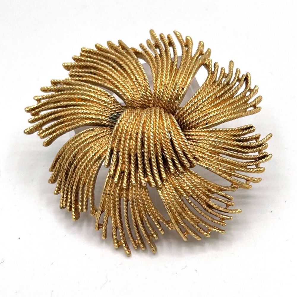 Vintage Monet Cordelia-style Sculptural Gold Tone Brooch